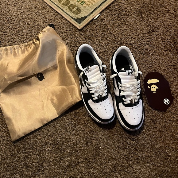Nearly used bapes too small for me ready to sell no box but everything else